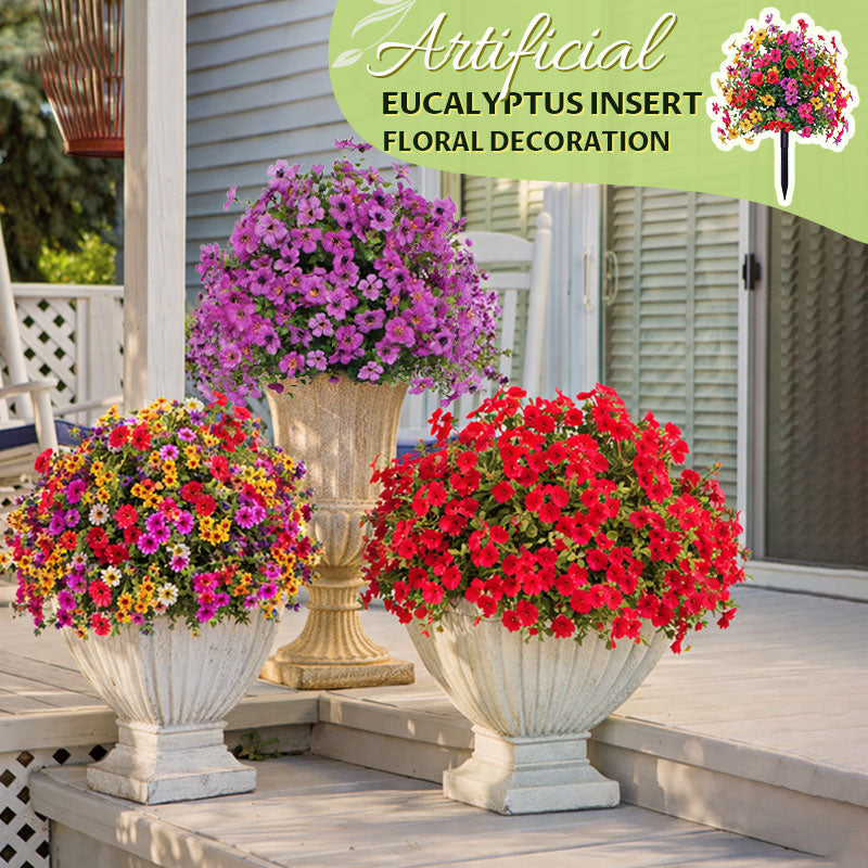 Decoração floral artificial de eucalipto e violeta para inserção no solo.