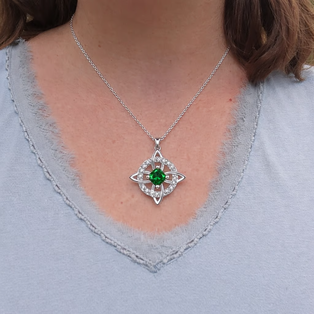 Colar místico com pedra de nascimento e nó de bruxa 🔮💞 Proteja os seus entes queridos