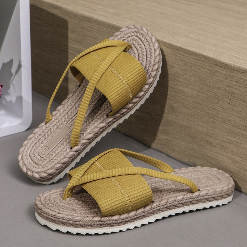 Chinelo de dedo confortável para mulher, ideal para o verão.
