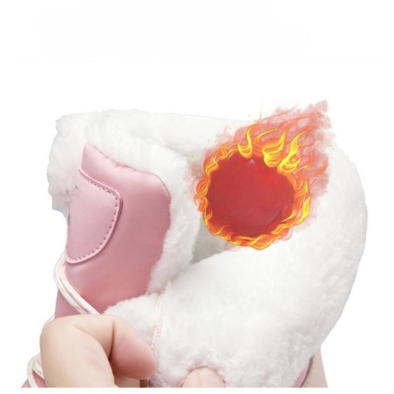 Lämpimät lumikengät naisille talvikäyttöön.